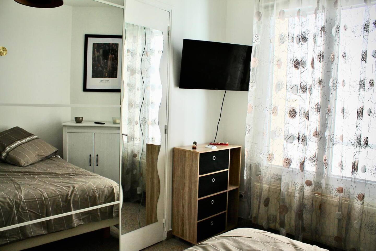 Apartamento Gheddachi Gentilly Exterior foto